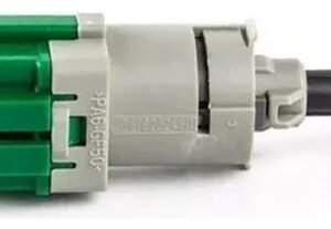Interruptor do Pedal de Freio - Peugeot 2008 / 208 / 3008 / 308 / 408 / 5008 / Citroën Aircross / C2 / C3 / C3 Picasso / C4 Cactus / C4 Lounge / C4 Picasso / DS3 / DS4 - 9818232480 - Imagem 1